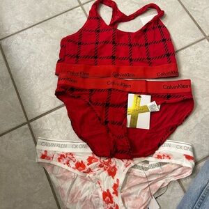 Calvin Klein Red and Black sports bra matching panty 2 panties checkered NWT XL